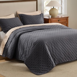 Bedsure Quilts Queen Size Bedspread, Thin Comforter, Charcoal Coverlet | All-Season Bedding, Soft, Modern Clover Pattern, Stitch-Free Quilt-Tech, Pet-Friendly, Machine Washable, 90x96in, 3 Pcs(19 – Charcoal – Clover)