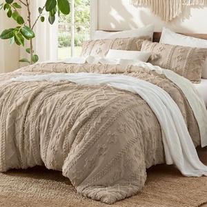 Bedsure Tufted Boho Comforter Set Queen Size – Beige Boho Bed Set, GentleSoft™ 3 Pieces Farmhouse-Style Embroidery Bedding, Gifts for Woman, Soft Jacquard Kids’ Queen Comforter for All Seasons(09 – Light Brown – Elegant)