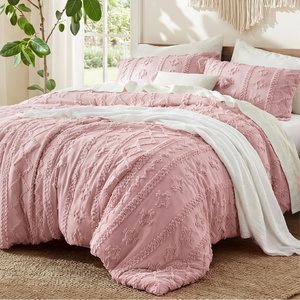 Bedsure Tufted Boho Comforter Set Queen Size – Beige Boho Bed Set, GentleSoft™ 3 Pieces Farmhouse-Style Embroidery Bedding, Gifts for Woman, Soft Jacquard Kids’ Queen Comforter for All Seasons(24 – Pink – Elegant)