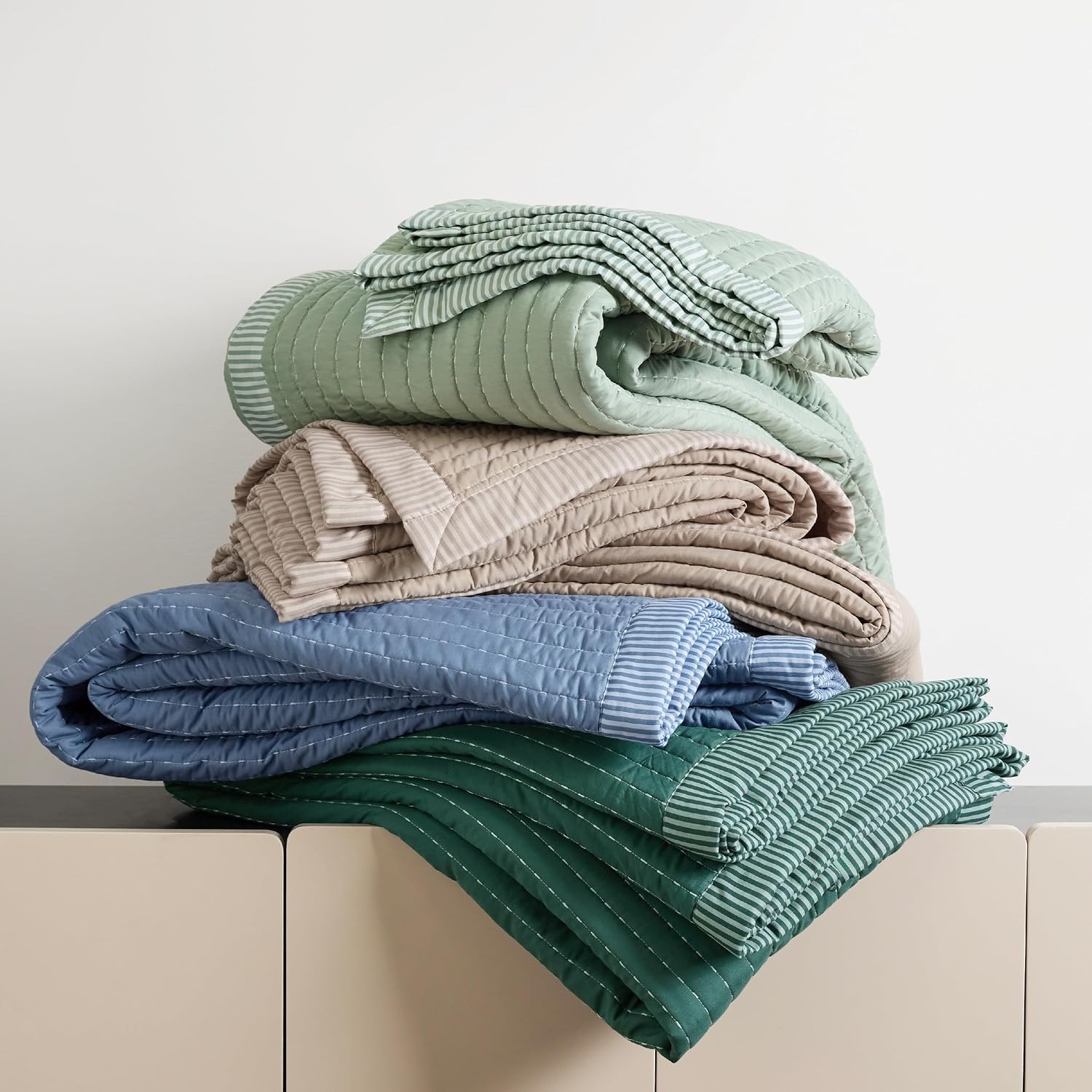 image:imageBedsure Bedspreads Queen Size Lightweight Striped Comforter Navy Breathable Ultra Soft Bedspread AllSeason Comfort Summer Coverlet Hot Sleepers Friendly OEKOTEX 3Piece Set 90x96in02 Green Contrast Border