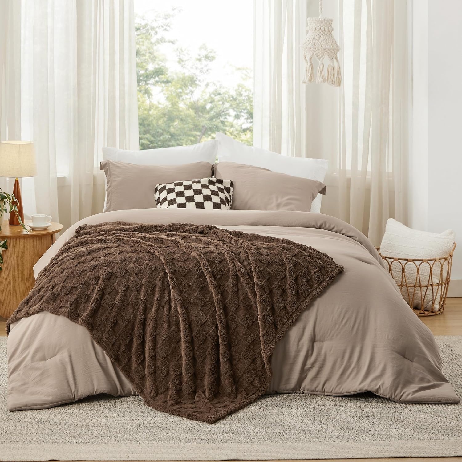 image:imageBedsure Comforter Queen Size 5 Pieces Queen Size Comforter Set with Checkered Throw Blanket and Decorative Pillow Lightweiget Bedding All Season Bedding Sets Light Camel04 Light Camel
