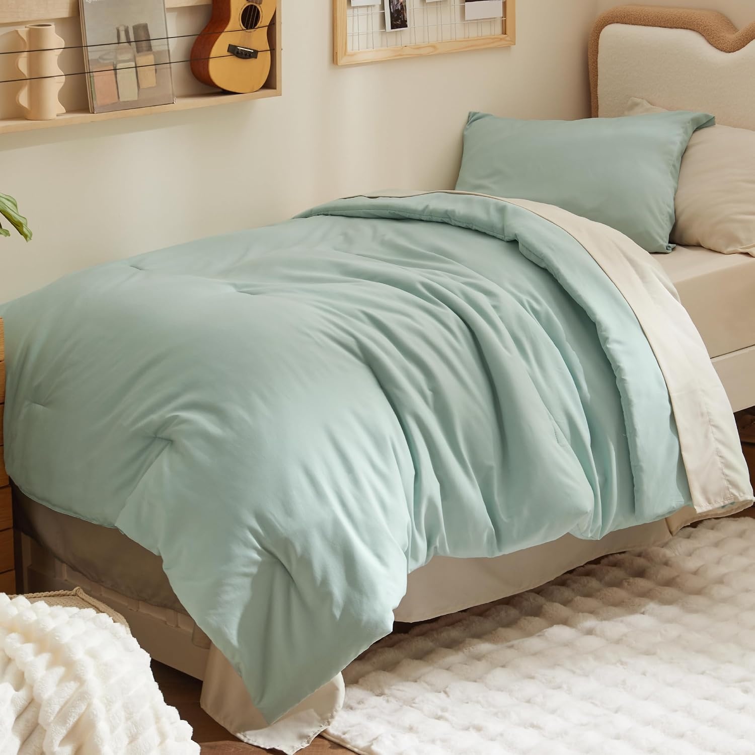 image:imageBedsure Queen Bed in a Bag Sage Green Comforter Set DualTone 7 Pieces Bedding Set All Seasons Contrasting Design Reversible Soft Modern with Sheets Breathable Bed Set 909001 Sage GreenBeige