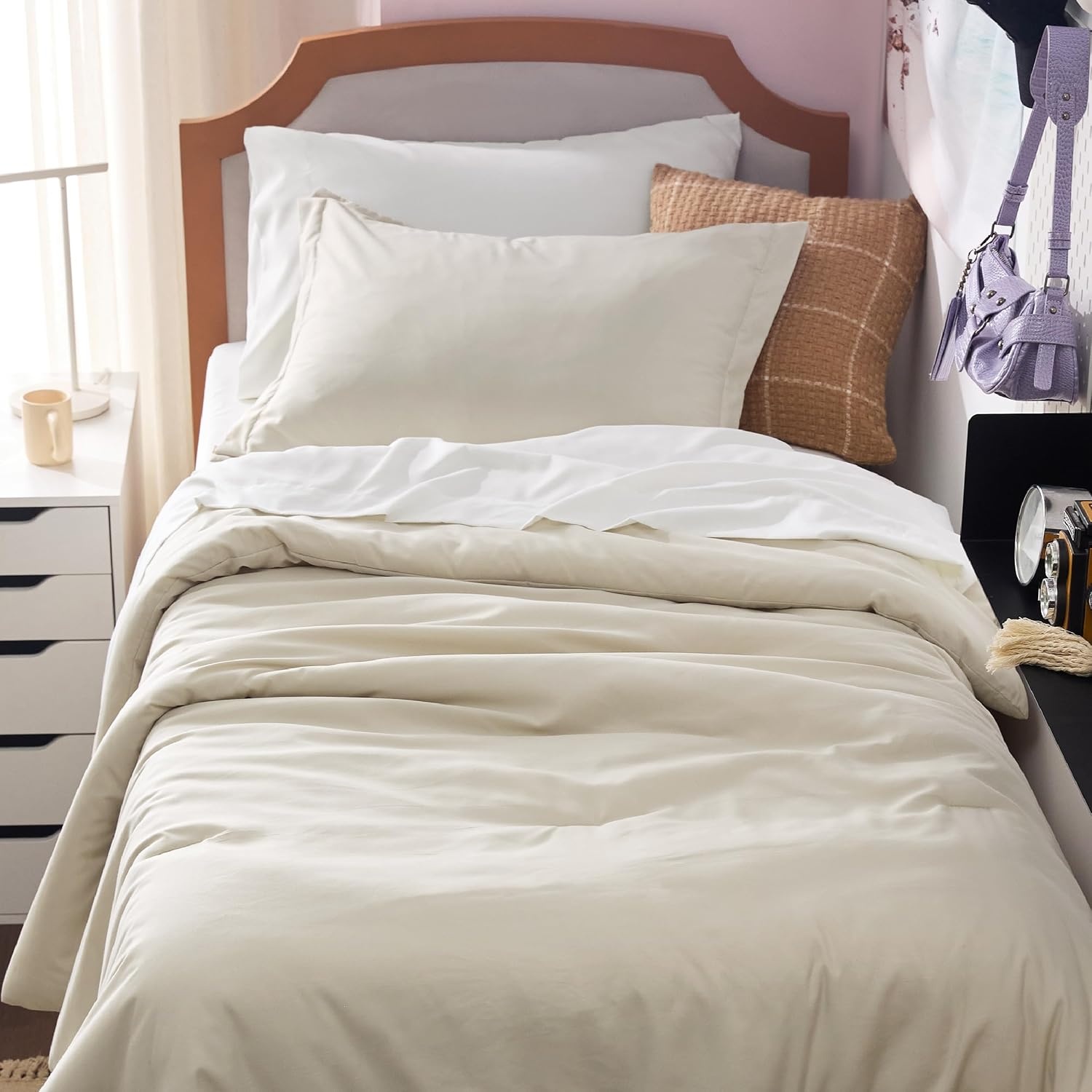 image:imageBedsure Queen Bed in a Bag Sage Green Comforter Set DualTone 7 Pieces Bedding Set All Seasons Contrasting Design Reversible Soft Modern with Sheets Breathable Bed Set 909002 BeigeWhite