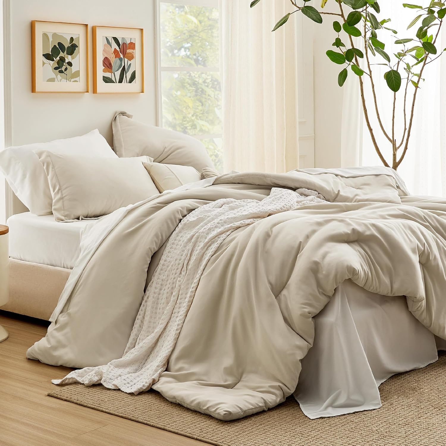image:imageBedsure Queen Bed in a Bag Sage Green Comforter Set DualTone 7 Pieces Bedding Set All Seasons Contrasting Design Reversible Soft Modern with Sheets Breathable Bed Set 909002 BeigeWhite