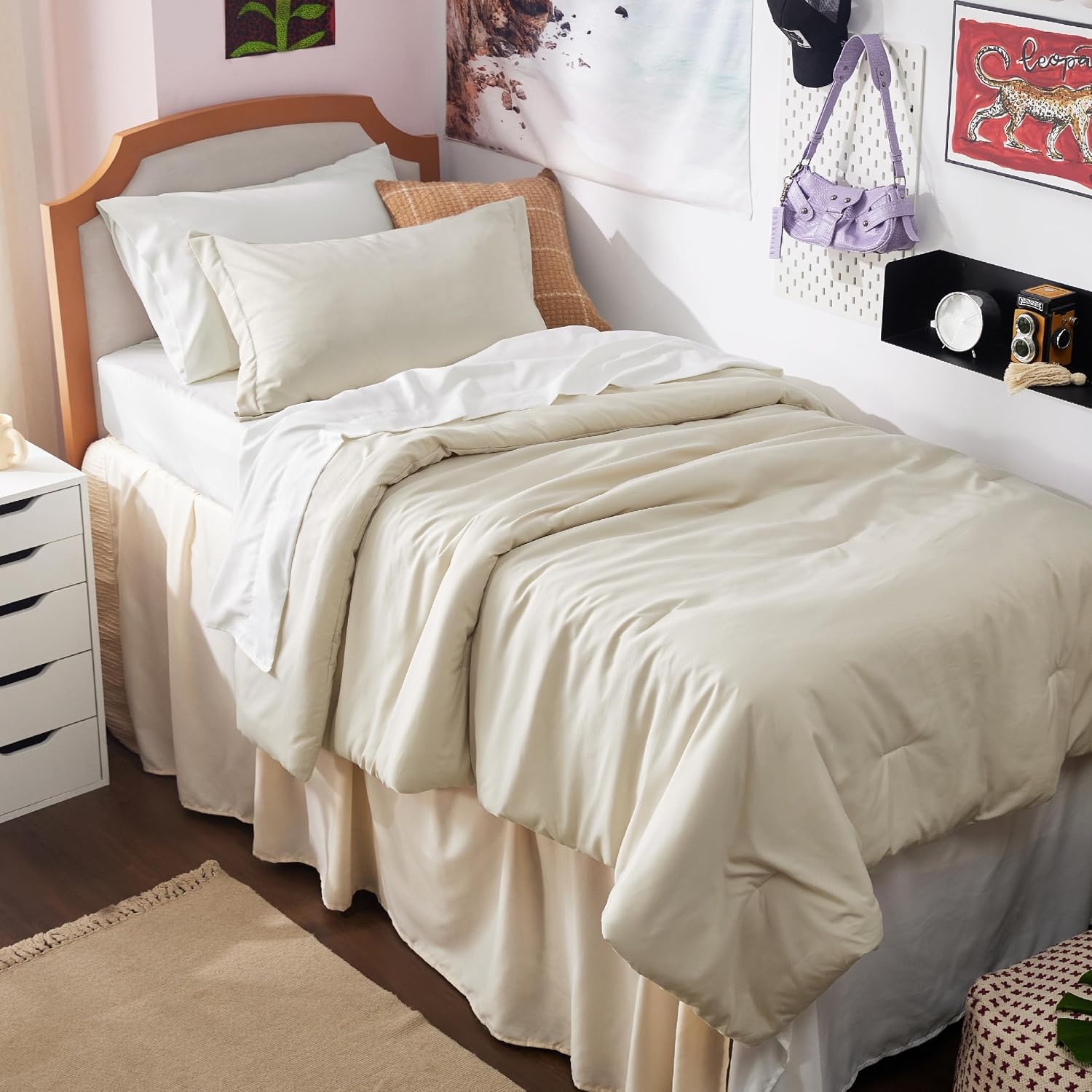 image:imageBedsure Queen Bed in a Bag Sage Green Comforter Set DualTone 7 Pieces Bedding Set All Seasons Contrasting Design Reversible Soft Modern with Sheets Breathable Bed Set 909002 BeigeWhite
