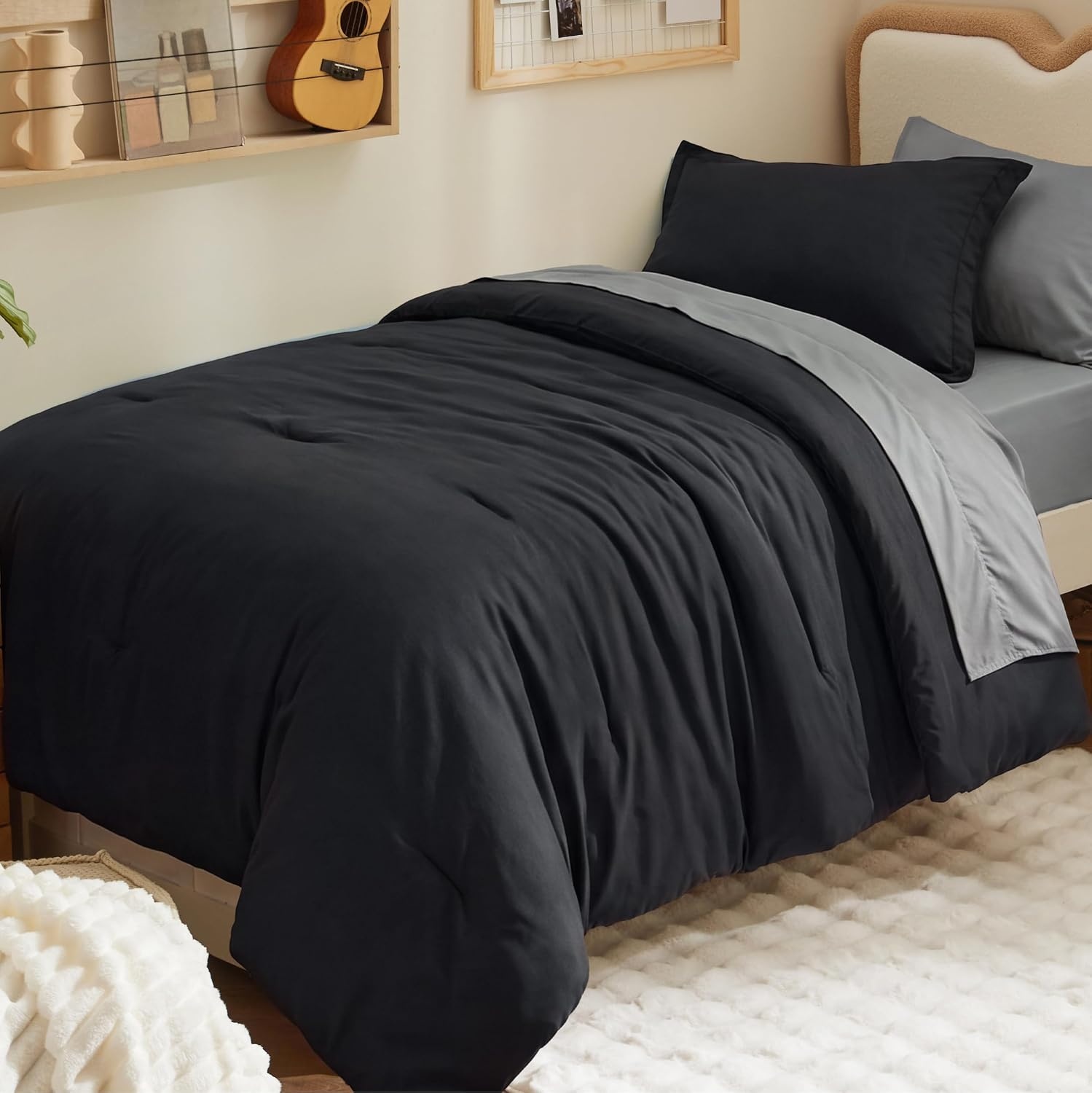 image:imageBedsure Queen Bed in a Bag Sage Green Comforter Set DualTone 7 Pieces Bedding Set All Seasons Contrasting Design Reversible Soft Modern with Sheets Breathable Bed Set 909006 BlackDark Grey