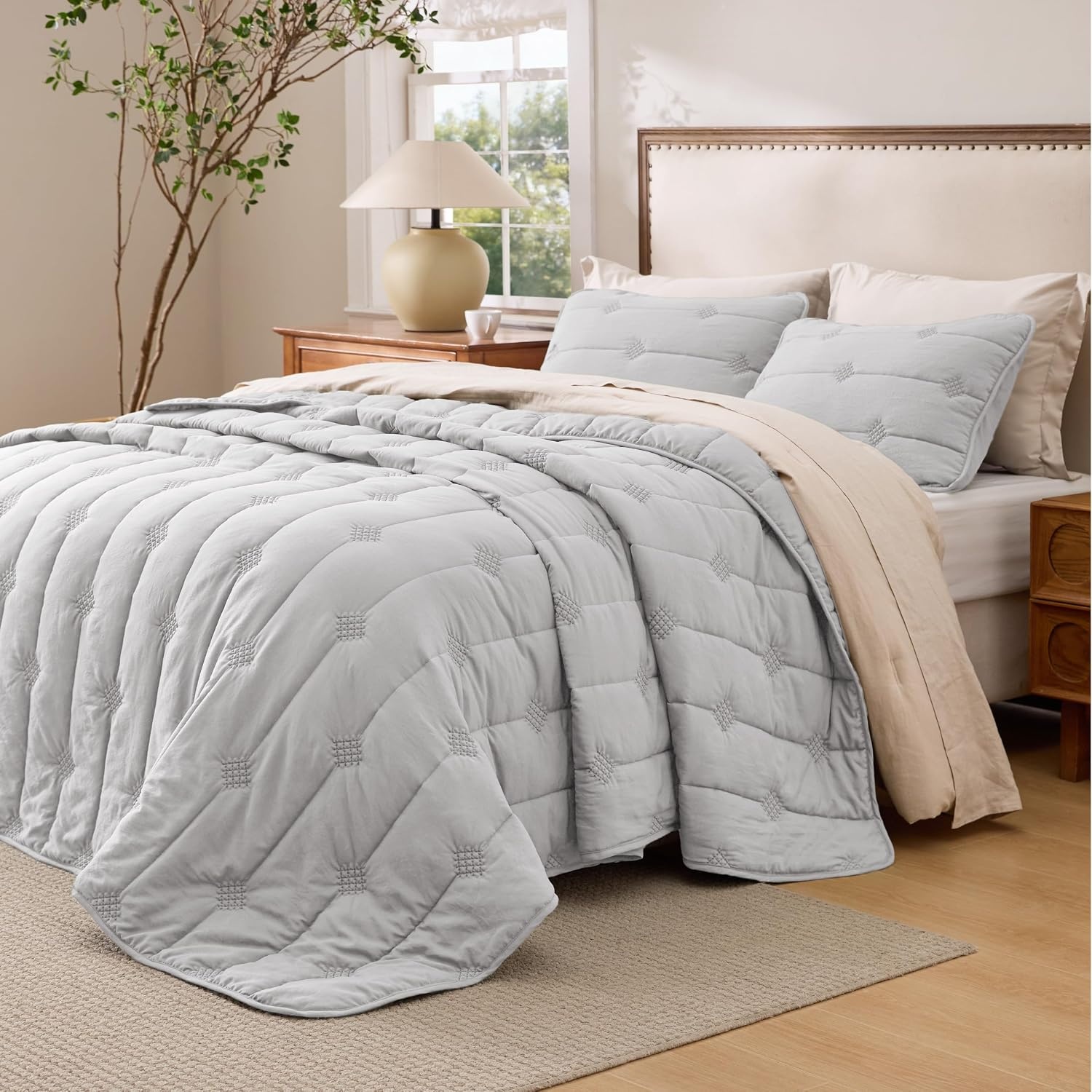 image:imageBedsure Queen Quilt Prewashed Extra Soft CottonLike Polyester Quilts Queen Size Lightweight Comforter Includes 1 Quilt 90x96 Inches with 2 Shams Machine Washable Dark Green02 Light Grey