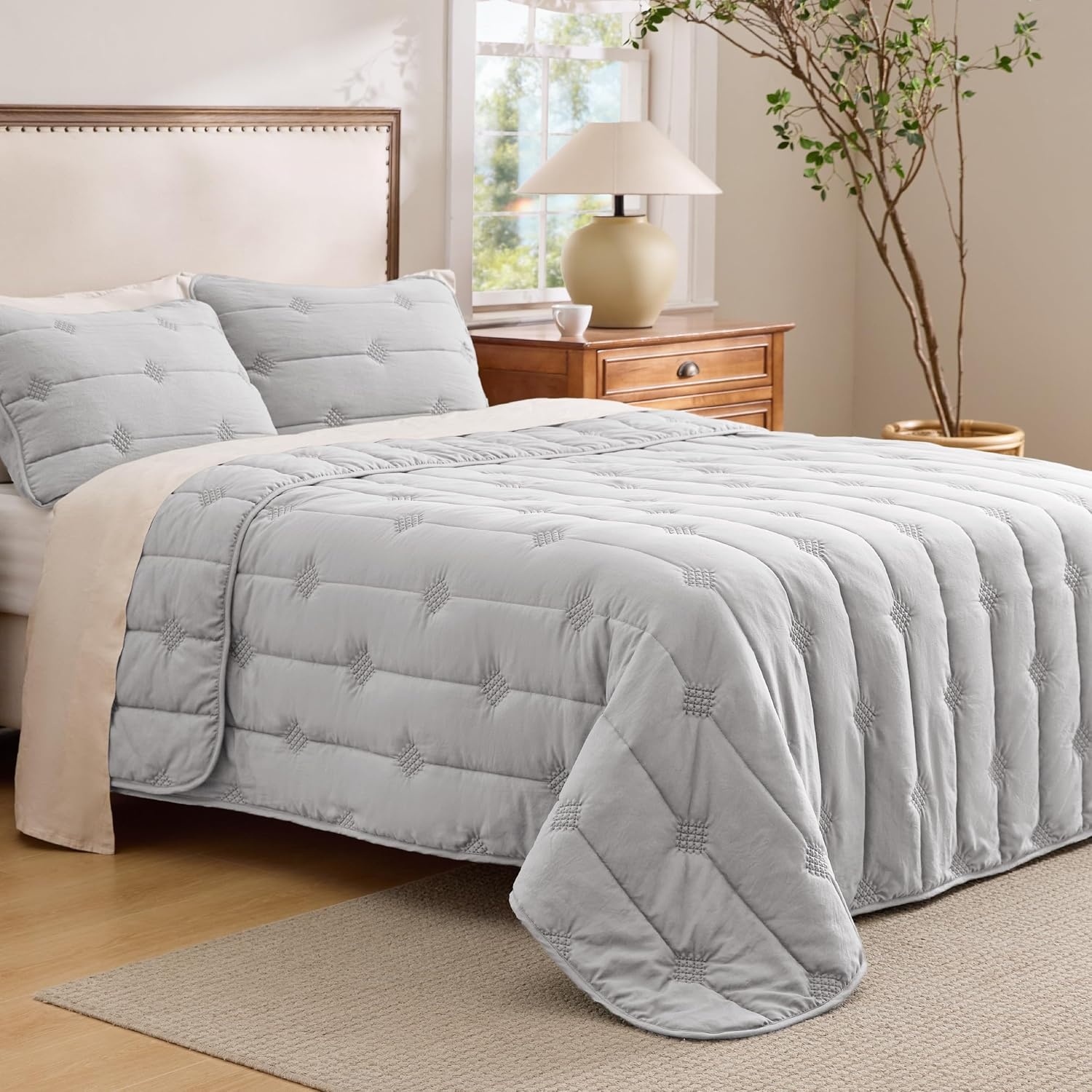 image:imageBedsure Queen Quilt Prewashed Extra Soft CottonLike Polyester Quilts Queen Size Lightweight Comforter Includes 1 Quilt 90x96 Inches with 2 Shams Machine Washable Dark Green02 Light Grey