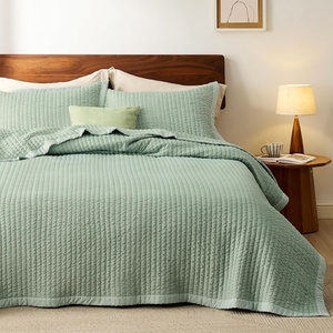 Bedsure Bedspreads Queen Size, Lightweight Striped Comforter, Navy | Breathable, Ultra Soft Bedspread, All-Season Comfort, Summer Coverlet, Hot Sleepers Friendly, OEKO-TEX, 3-Piece Set, 90x96in(10 – Green (Contrast Border))