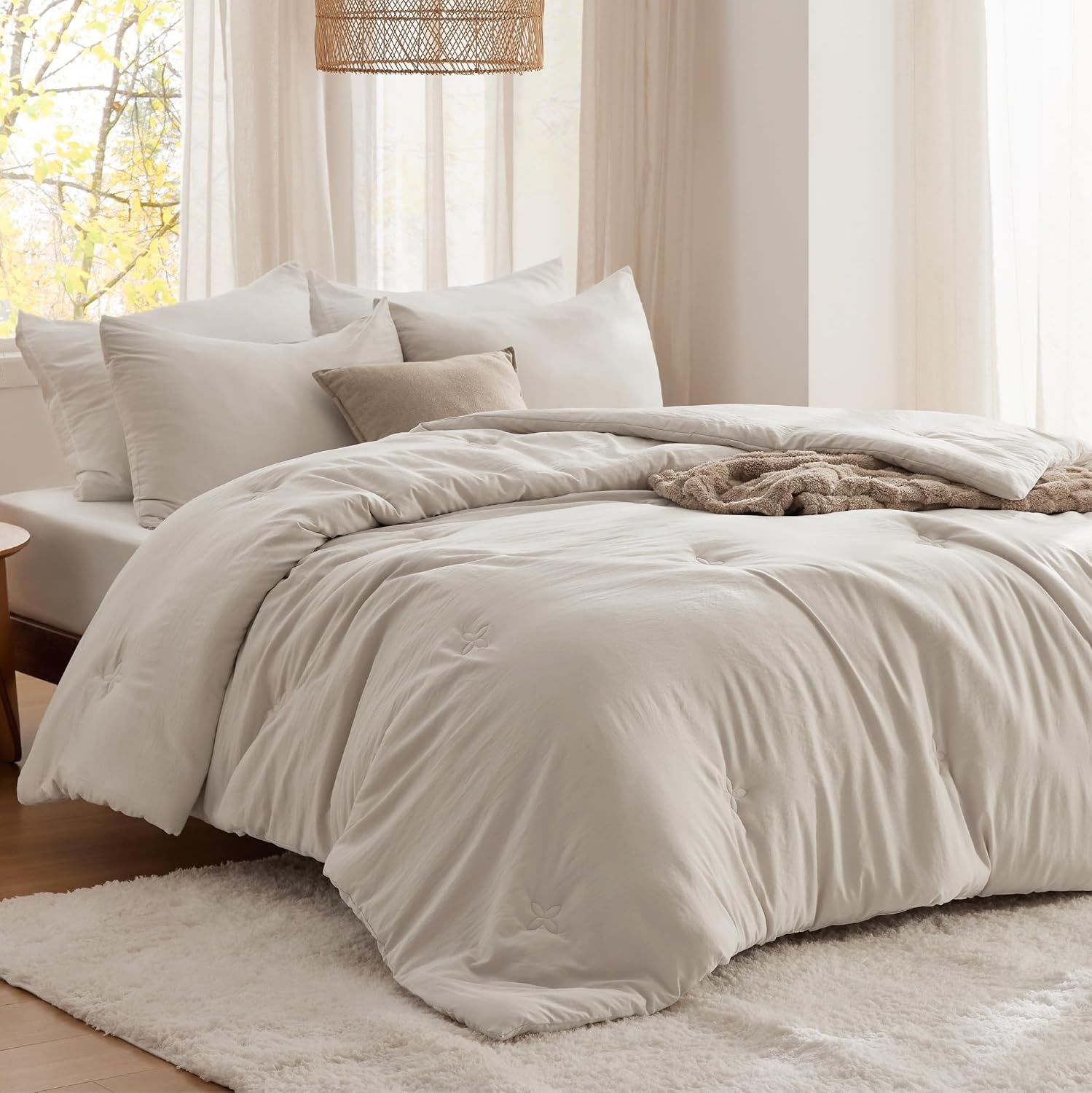 image:imageBedsure Queen Comforter Set Dark Grey Soft Prewashed Queen Size Bedding Quilted Comforter with Circle Design Down Alternative Comforter for All Seasons 3 Pieces Bed Set with 2 Pillow Shams02beigeclover
