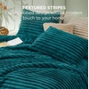 Bedsure Queen Fluffy Comforter Set – GentleSoft 3 Pieces Luxury Fleece Bed Olive Green Bedding, Cozy Room Decor Aesthetic, 1 Queen Bed Comforter (90″x90″) and 2 Pillowcases (20″x26″)(17 – Teal)