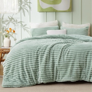 Bedsure Queen Fluffy Comforter Set – GentleSoft 3 Pieces Luxury Fleece Bed Olive Green Bedding, Cozy Room Decor Aesthetic, 1 Queen Bed Comforter (90″x90″) and 2 Pillowcases (20″x26″)(08 – Sage Green)