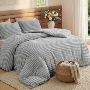 Bedsure Queen Fluffy Comforter Set – GentleSoft 3 Pieces Luxury Fleece Bed Olive Green Bedding, Cozy Room Decor Aesthetic, 1 Queen Bed Comforter (90″x90″) and 2 Pillowcases (20″x26″)(06 – Light Grey)