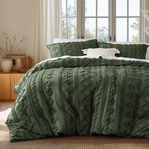 Bedsure Checkered Boho Duvet Cover Queen, Tufted Embroidery, 3-Piece,Beige(02 – Olive Green – Elegant (No Comforter))