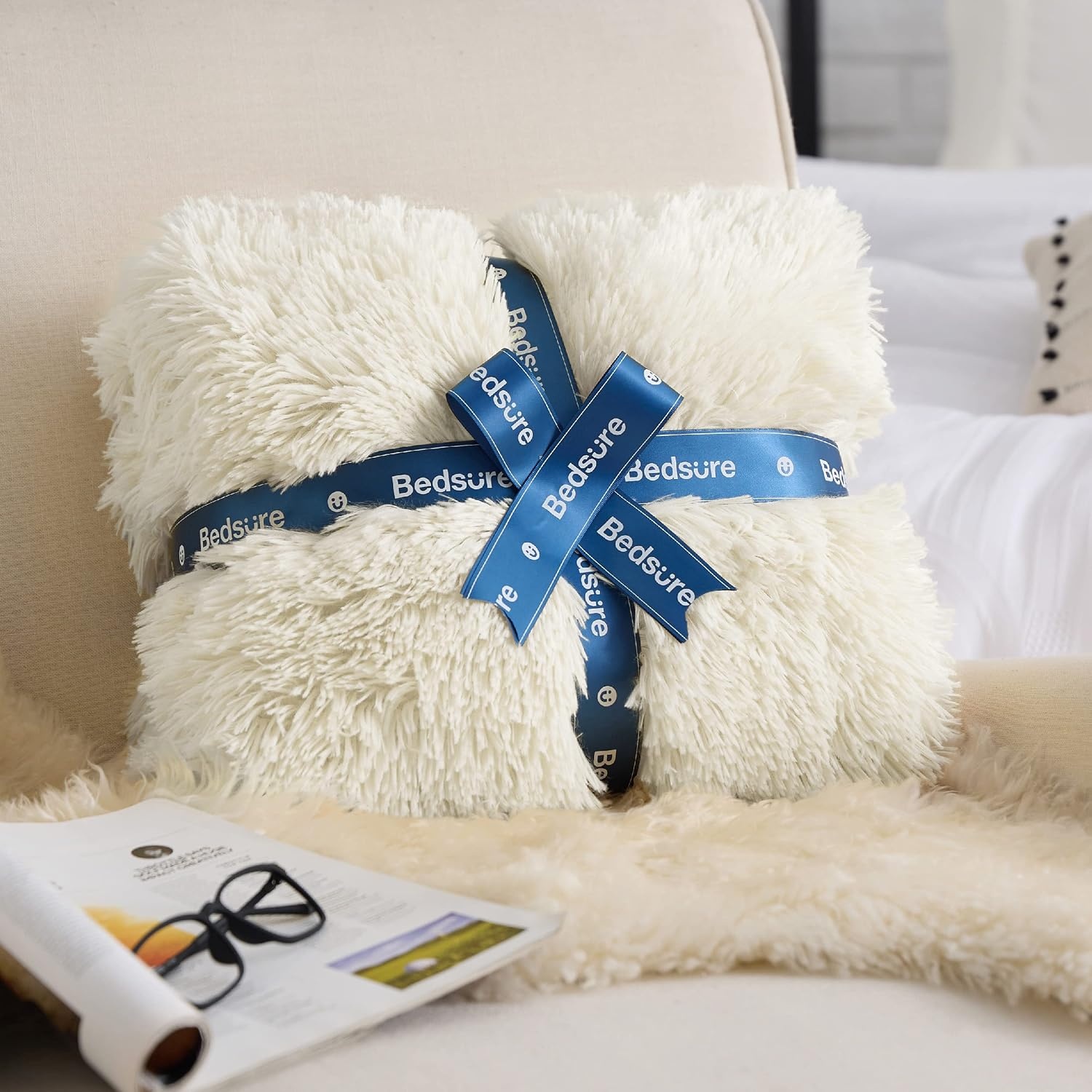 image:imageBedsure Faux Fur Fluffy Fleece Sherpa Blanket Couch Throw Grey 50x6002 Cream