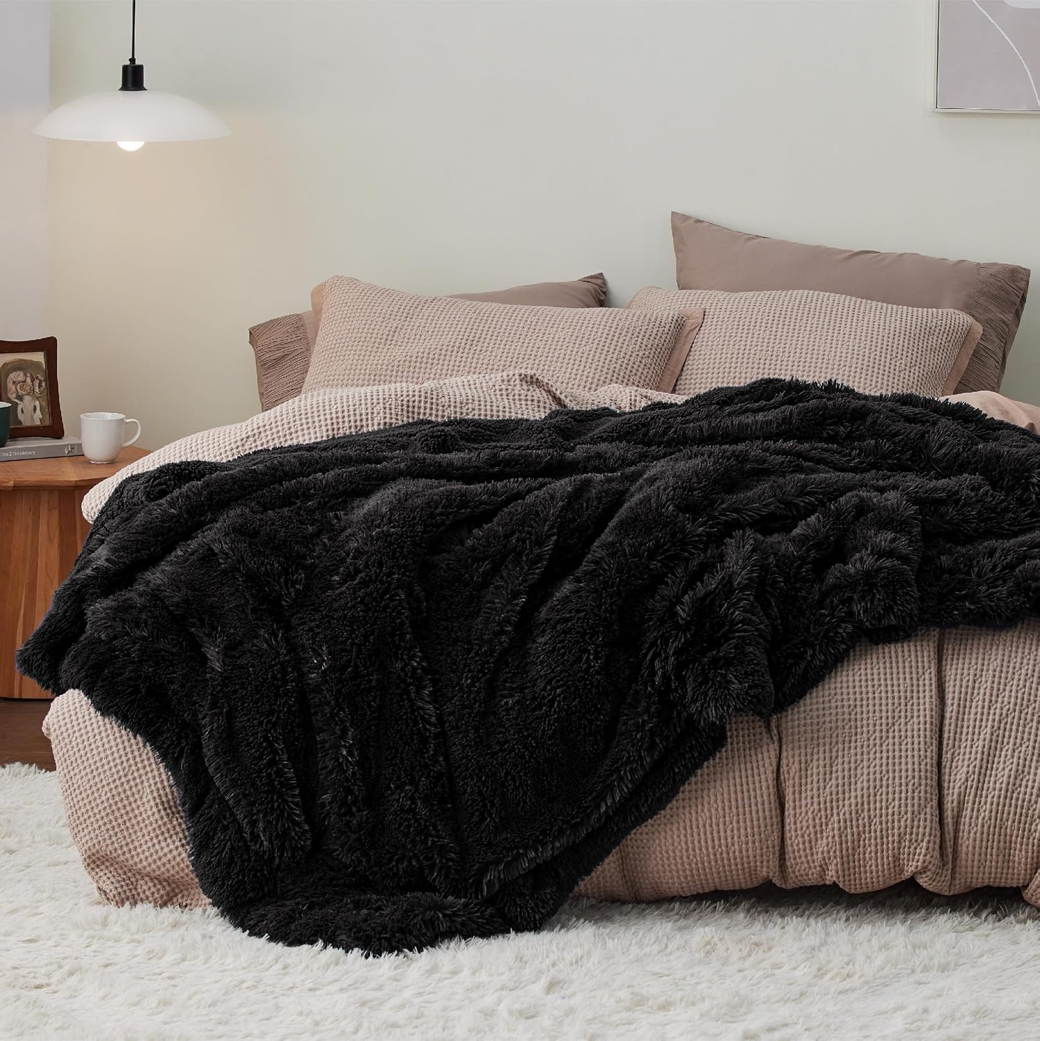 image:imageBedsure Faux Fur Fluffy Fleece Sherpa Blanket Couch Throw Grey 50x6007 Black
