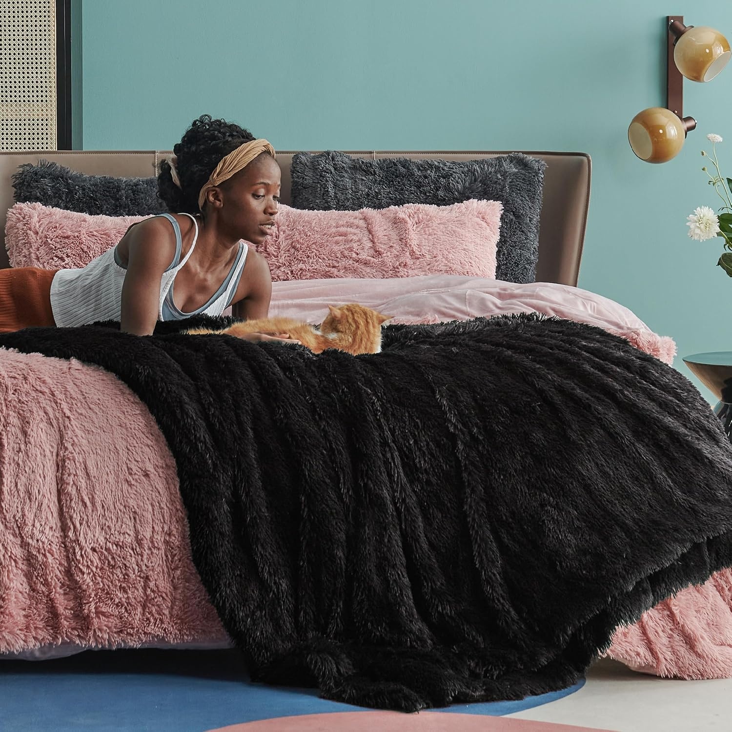 image:imageBedsure Faux Fur Fluffy Fleece Sherpa Blanket Couch Throw Grey 50x6007 Black
