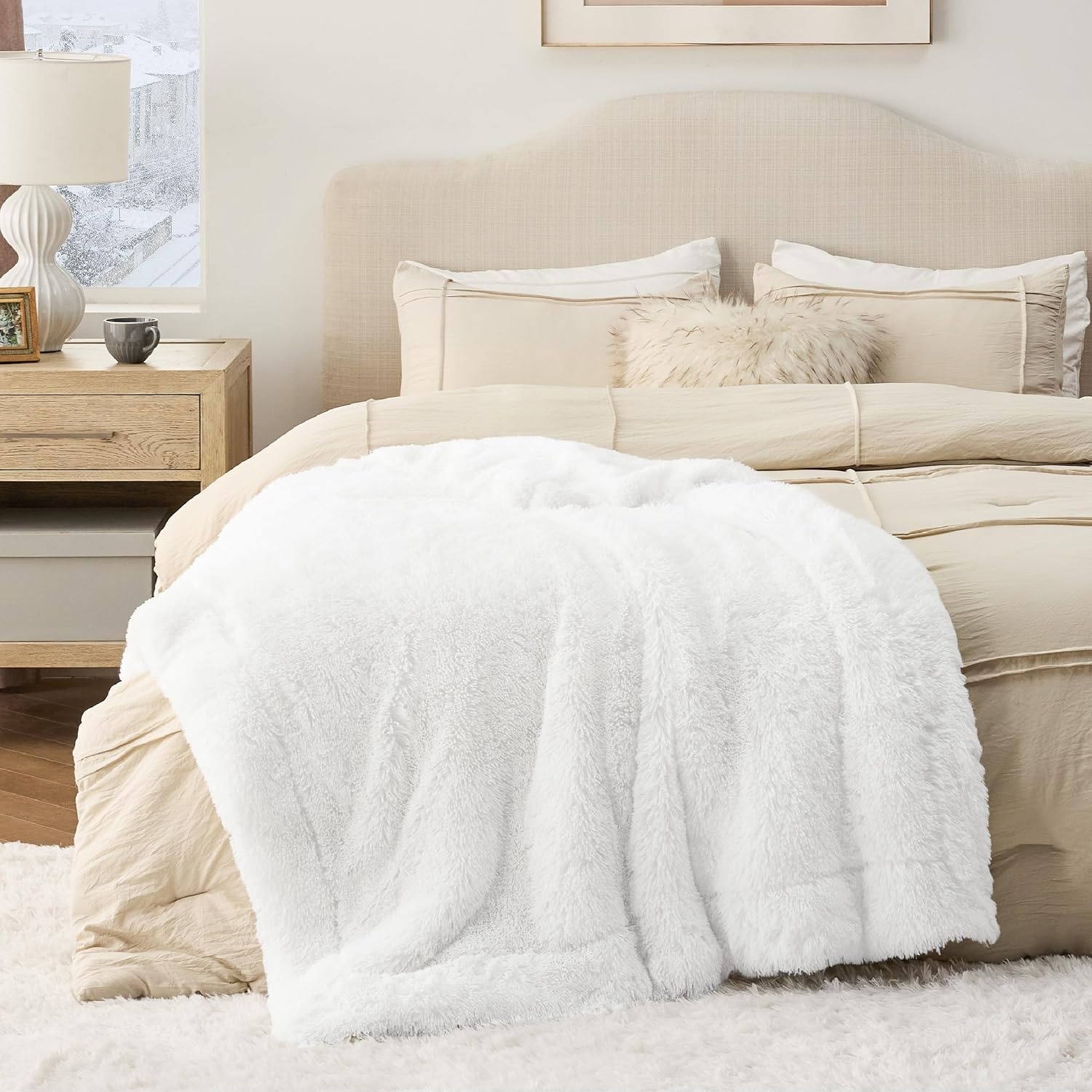 image:imageBedsure Faux Fur Fluffy Fleece Sherpa Blanket Couch Throw Grey 50x6008 White