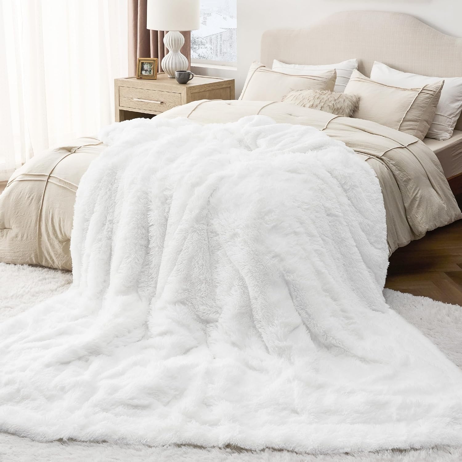 image:imageBedsure Faux Fur Fluffy Fleece Sherpa Blanket Couch Throw Grey 50x6008 White