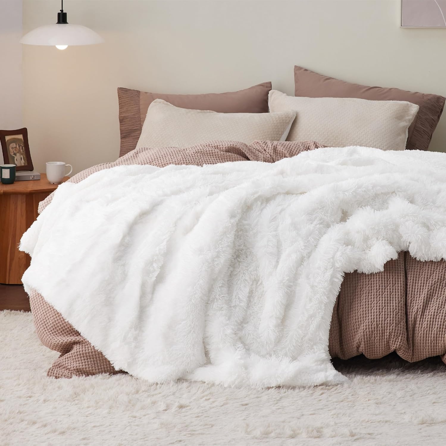 image:imageBedsure Faux Fur Fluffy Fleece Sherpa Blanket Couch Throw Grey 50x6008 White