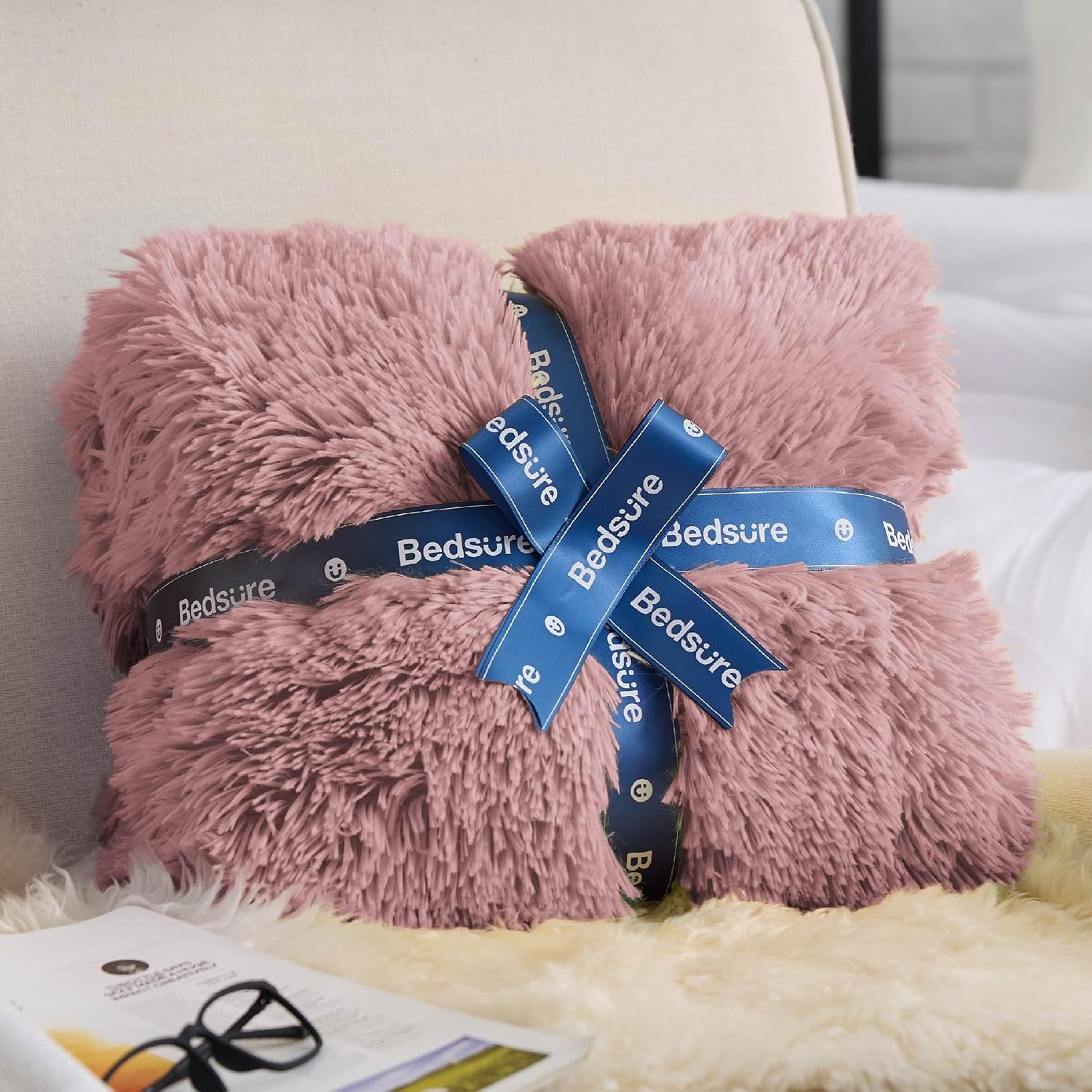 image:imageBedsure Faux Fur Fluffy Fleece Sherpa Blanket Couch Throw Grey 50x6016 Dusty Pink