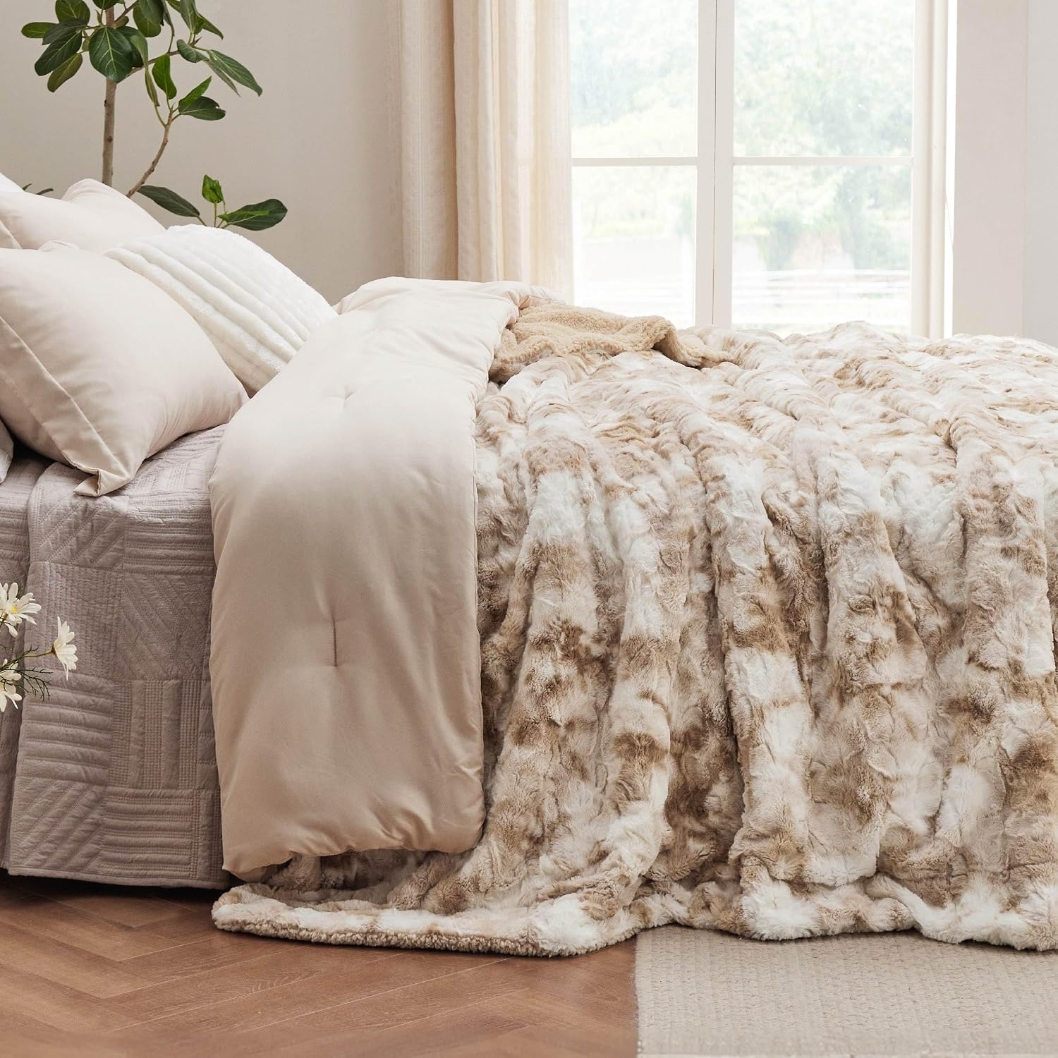 image:imageBedsure GentleSoft Sherpa Fluffy Throw Blanket Fleece Warm and Cozy Throw for Women Gift Plush amp Fuzzy Faux Fur Christmas Blanket for Couch Sofa Bed Decor Tie Dye Design Brown 50x60 Inches02 Beige