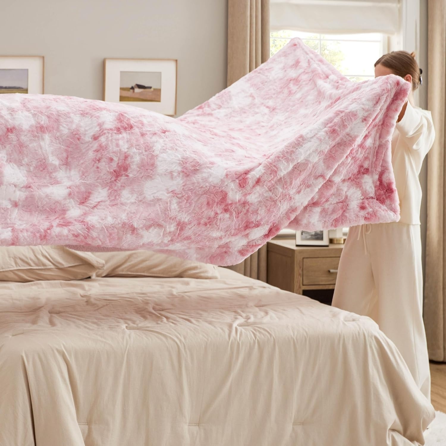 image:imageBedsure GentleSoft Sherpa Fluffy Throw Blanket Fleece Warm and Cozy Throw for Women Gift Plush amp Fuzzy Faux Fur Christmas Blanket for Couch Sofa Bed Decor Tie Dye Design Brown 50x60 Inches04 Pink
