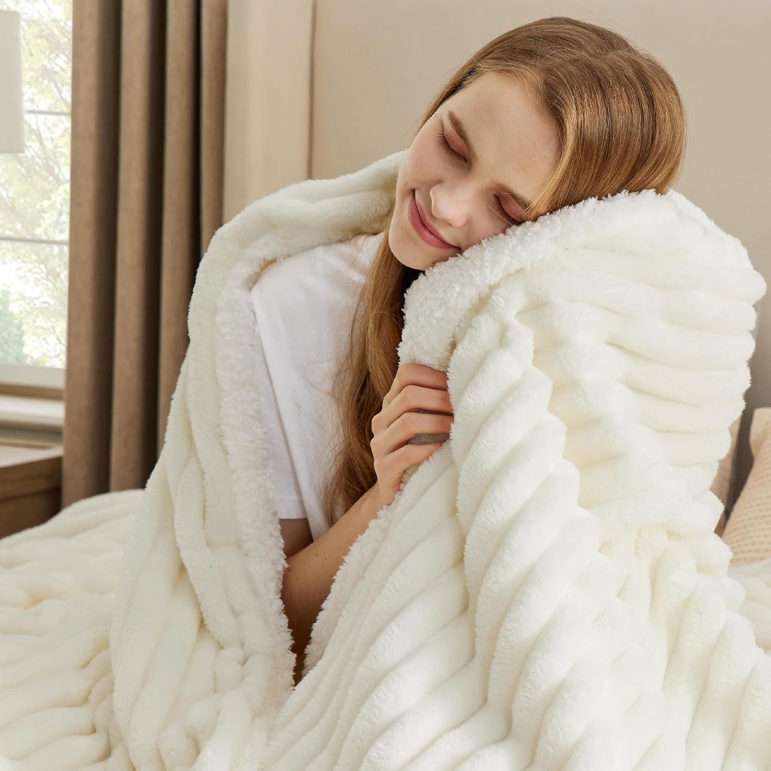 image:imageBedsure Soft Sherpa Blanket Fluffy Throw Gift Beige 50x6002 White