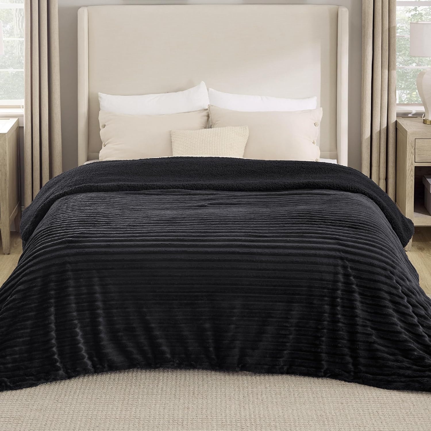 image:imageBedsure Soft Sherpa Blanket Fluffy Throw Gift Beige 50x6003 Black