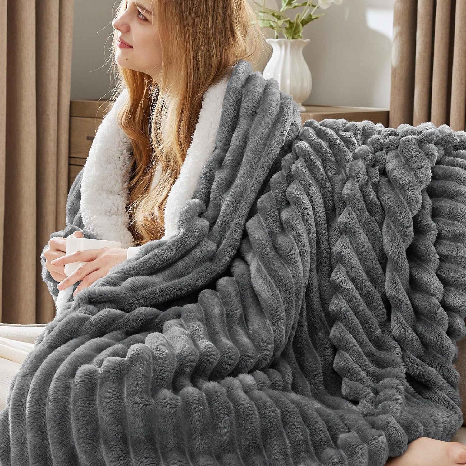 image:imageBedsure Soft Sherpa Blanket Fluffy Throw Gift Beige 50x6003 Dark Grey
