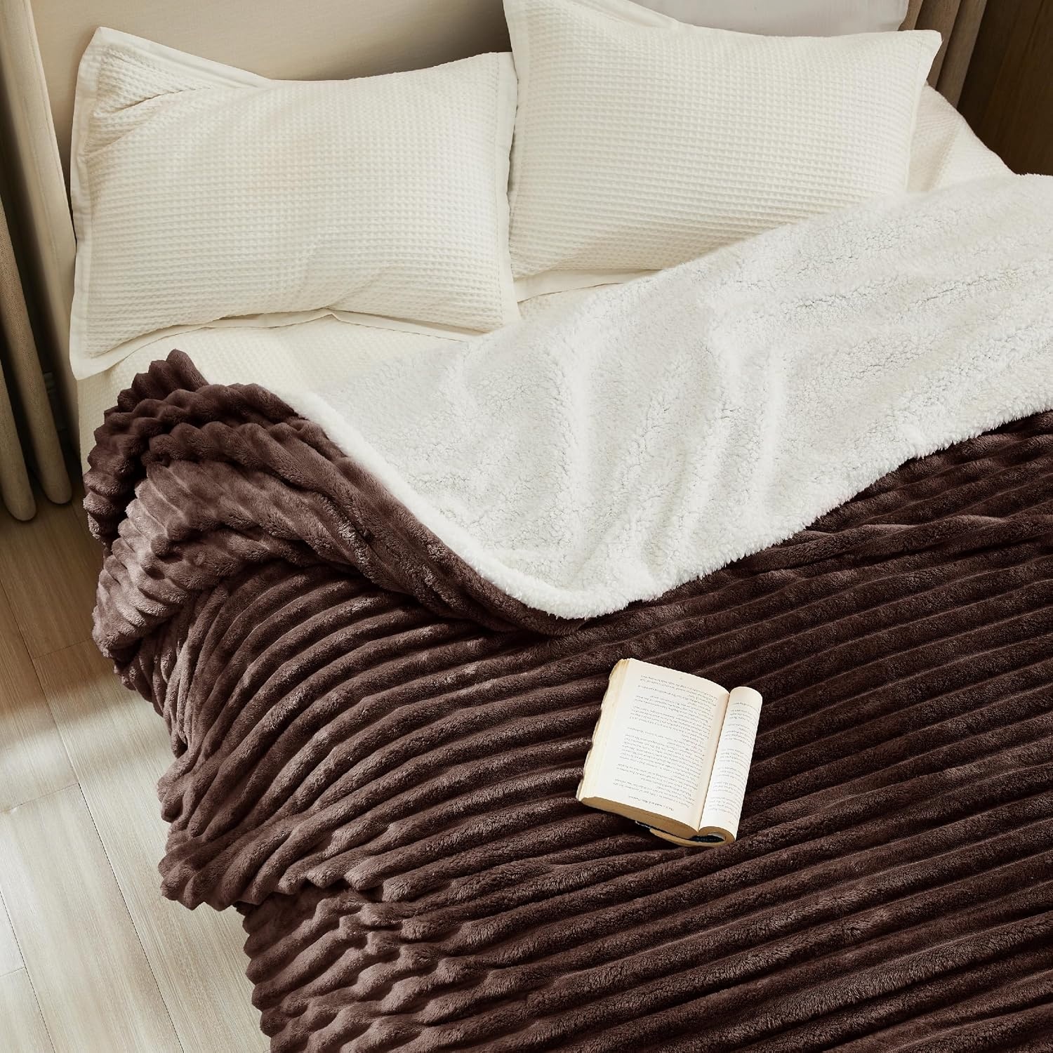 image:imageBedsure Soft Sherpa Blanket Fluffy Throw Gift Beige 50x6008 Dark Brown