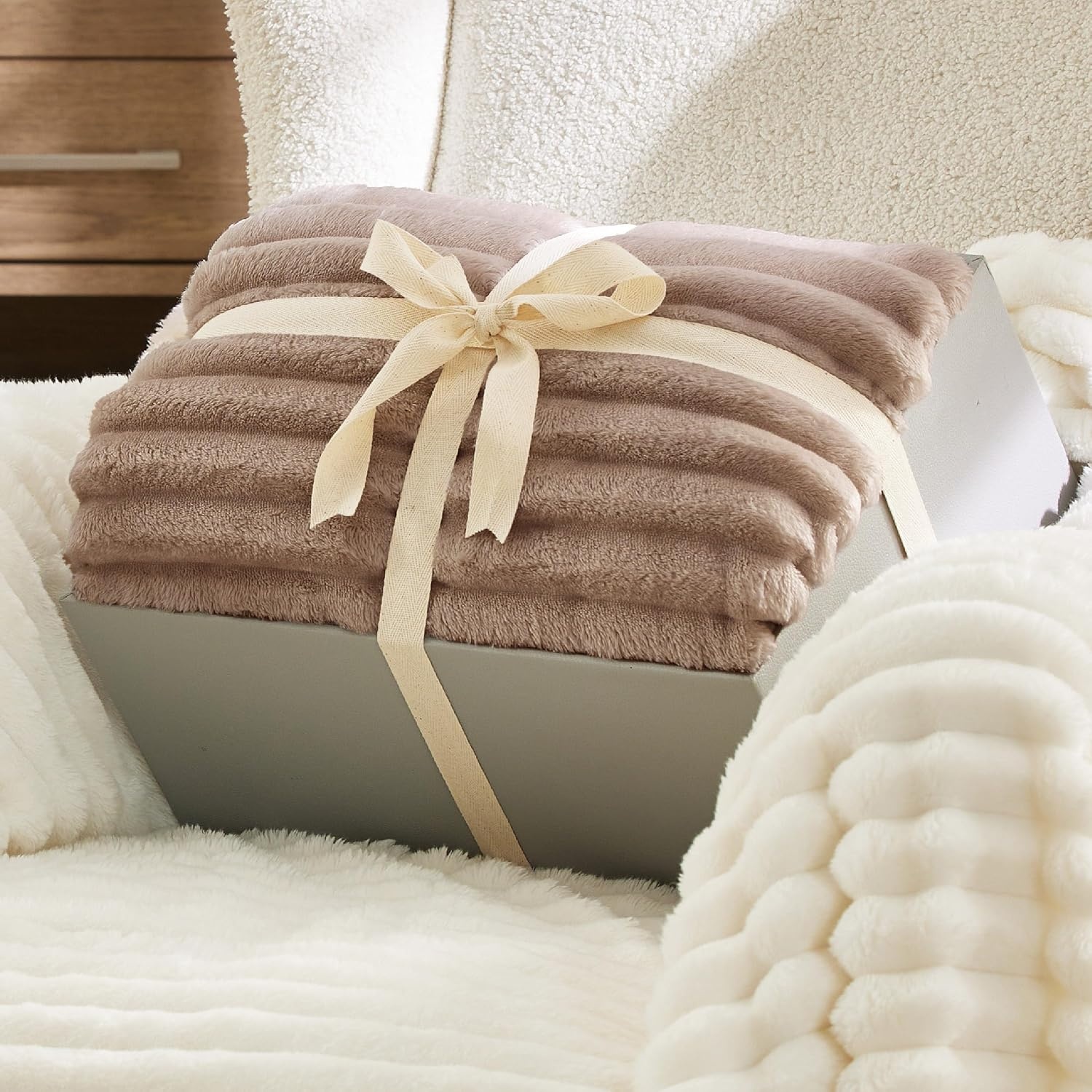 image:imageBedsure Soft Sherpa Blanket Fluffy Throw Gift Beige 50x6008 Mocha Brown