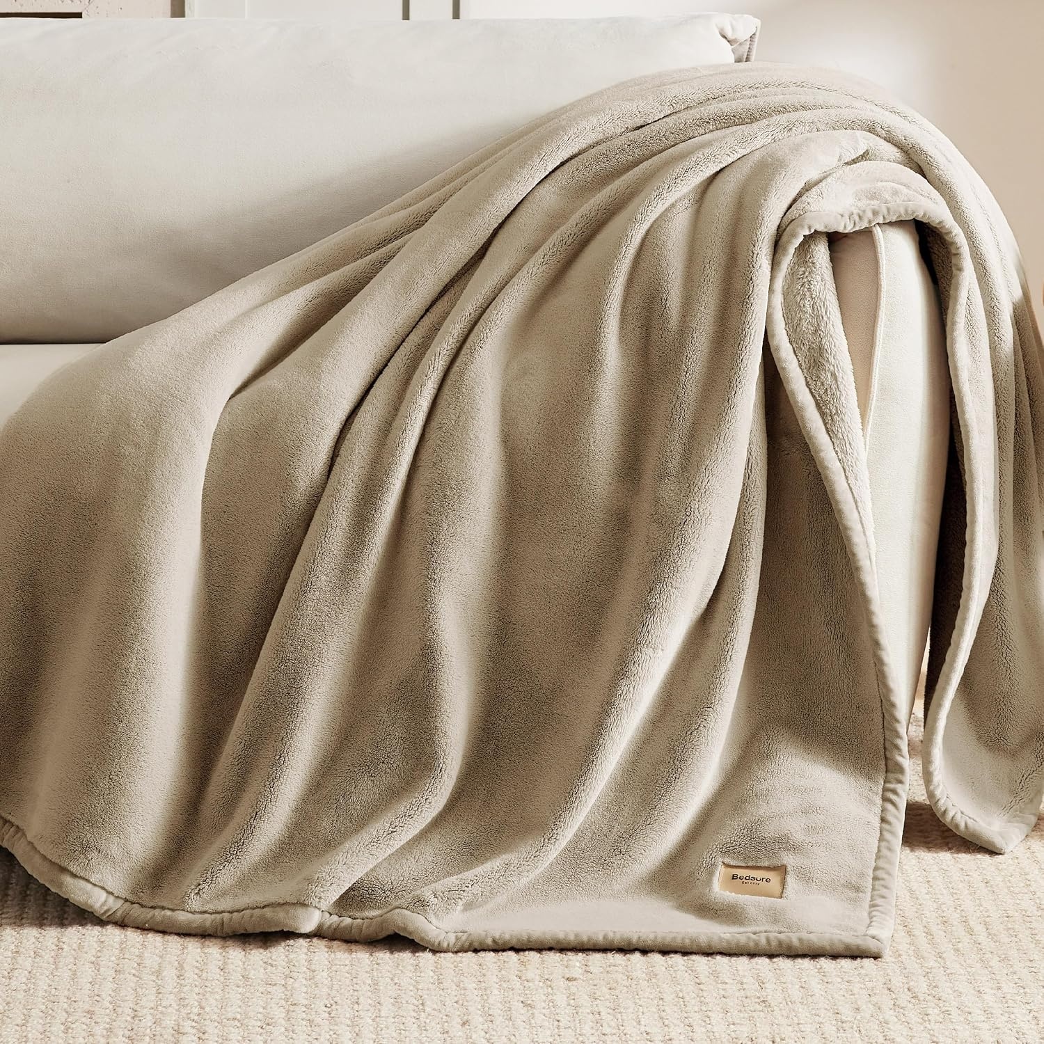image:imageBedsure Thick Heavy Warm Blankets for Winter Soft Fleece Twin Blanket for Bed GentleSoft Cozy Fluffy Thick Winter Christmas Cream Throws AntiStatic 500Gsm Design Twin XL Cream 66x90 InchLight Brown