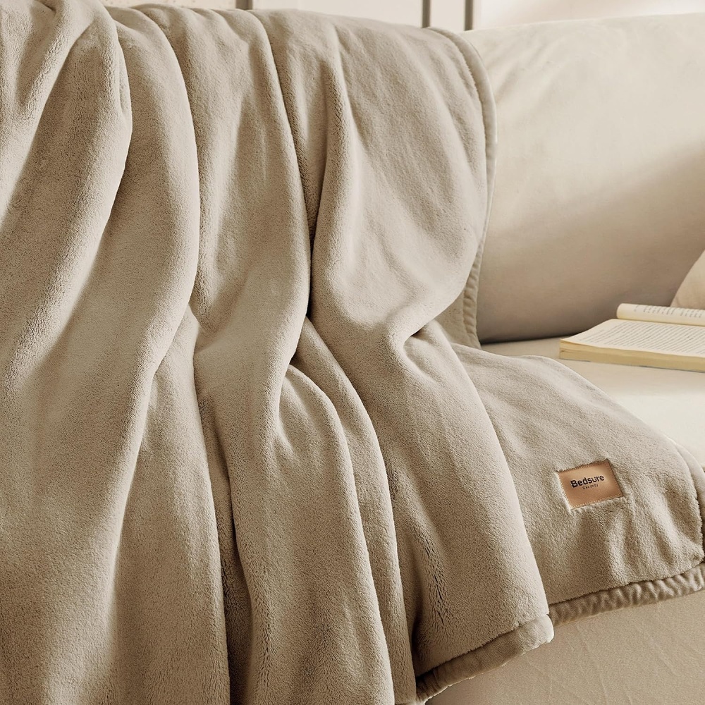 image:imageBedsure Thick Heavy Warm Blankets for Winter Soft Fleece Twin Blanket for Bed GentleSoft Cozy Fluffy Thick Winter Christmas Cream Throws AntiStatic 500Gsm Design Twin XL Cream 66x90 InchLight Brown