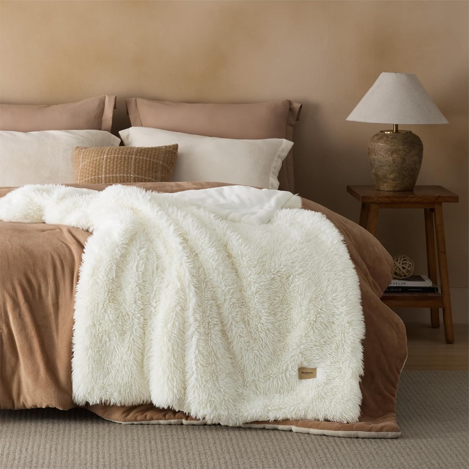image:imageBedsure Faux Fur White Throw Blanket Fluffy Soft Shaggy Reversible01 White