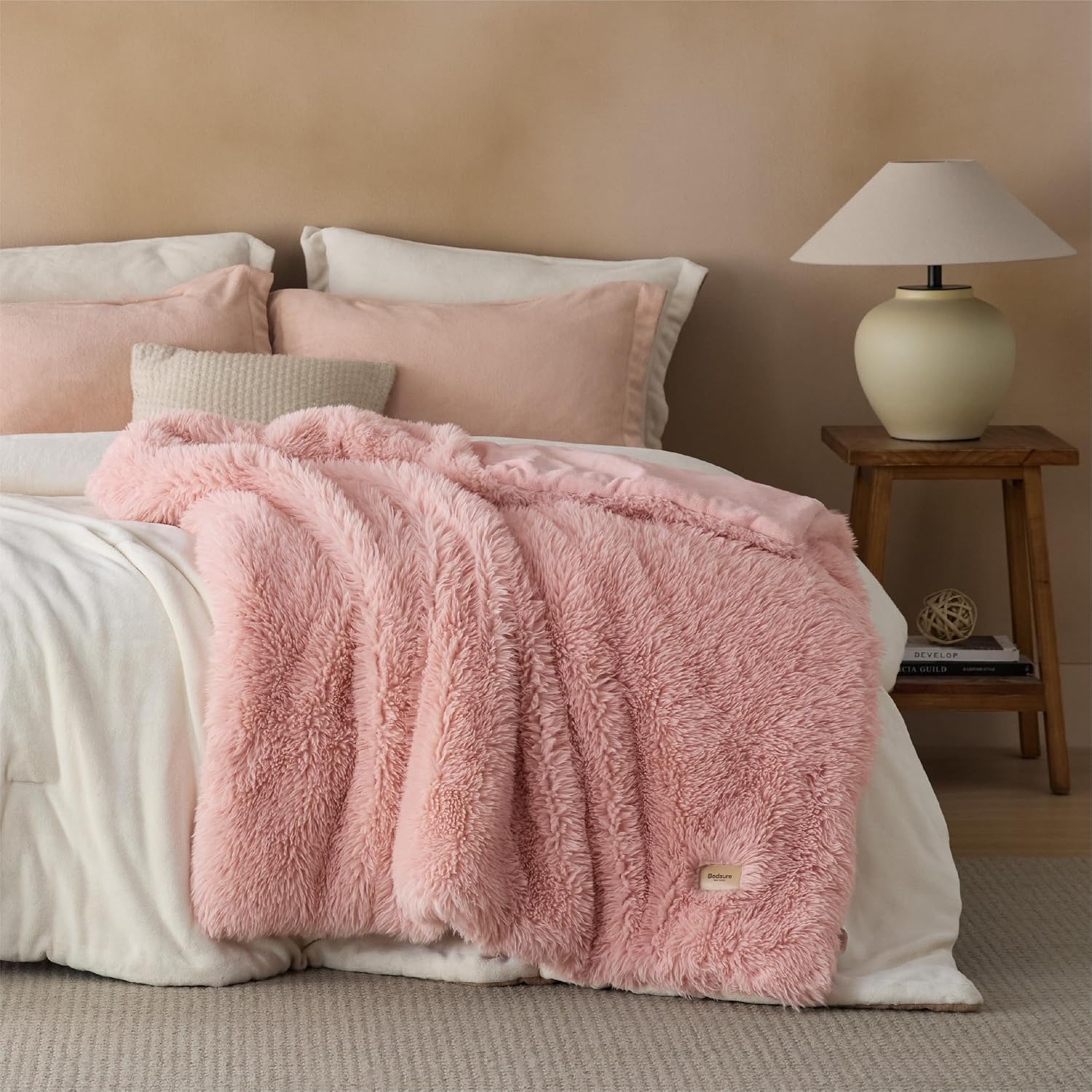 image:imageBedsure Faux Fur White Throw Blanket Fluffy Soft Shaggy Reversible02 Pink