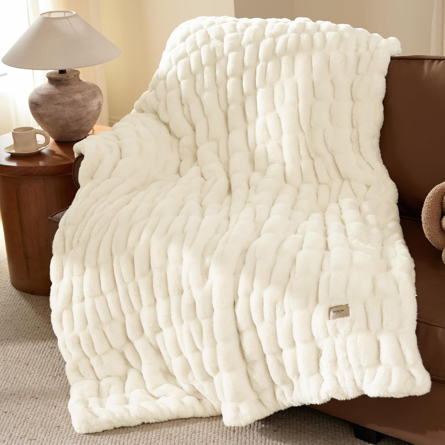 image:imageBedsure Soft DoubleSided Faux Fur Throw Blanket Light Brown 50x60Cream