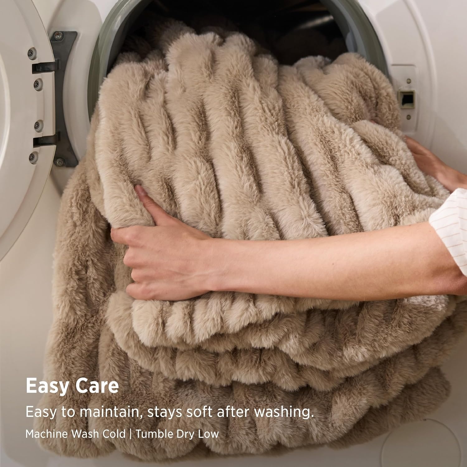 image:imageBedsure Soft DoubleSided Faux Fur Throw Blanket Light Brown 50x60Light Brown