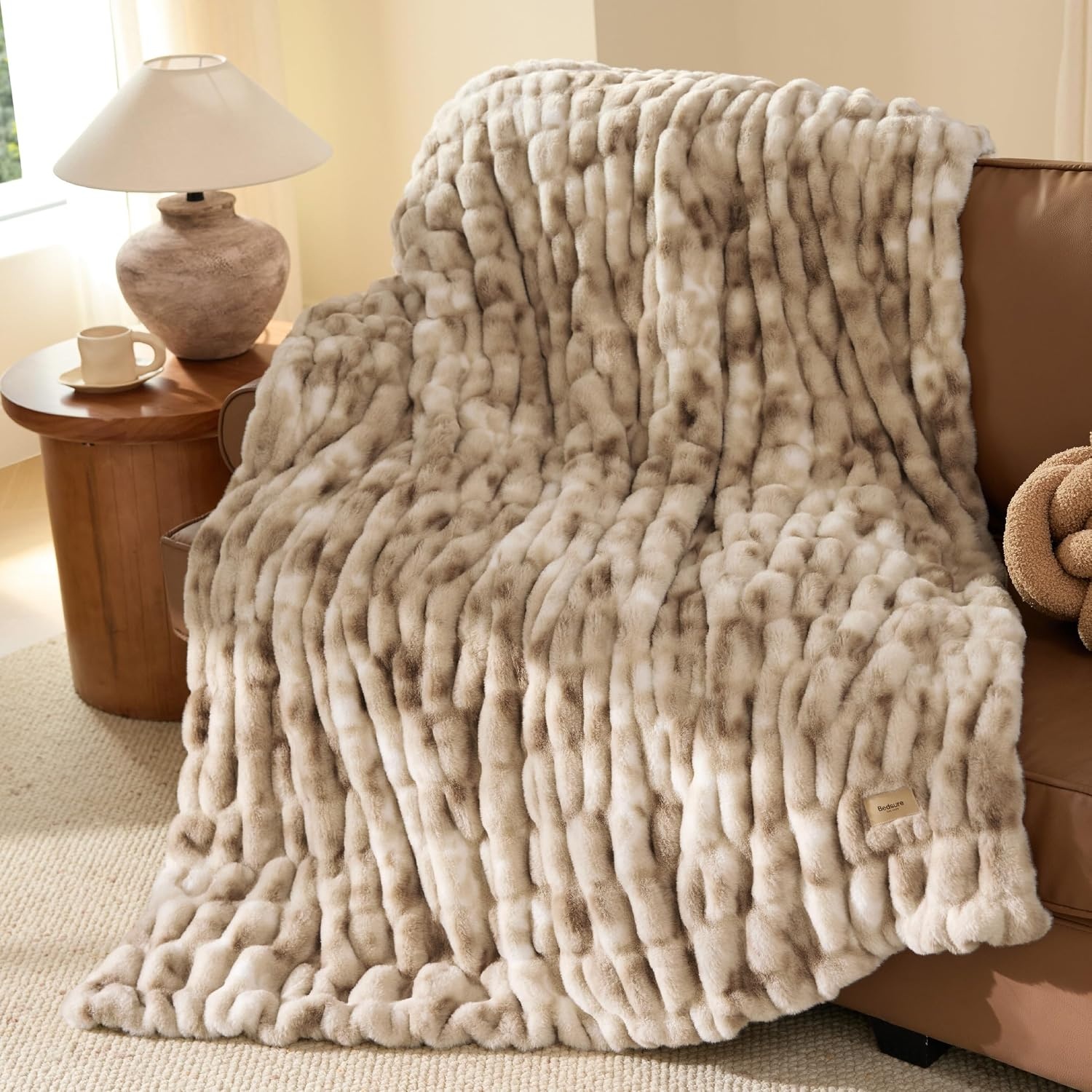 image:imageBedsure Soft DoubleSided Faux Fur Throw Blanket Light Brown 50x60Tiedye Beige