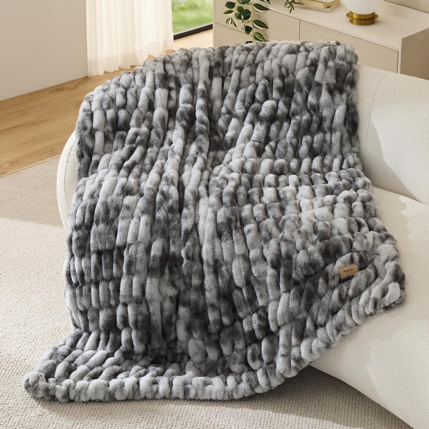 image:imageBedsure Soft DoubleSided Faux Fur Throw Blanket Light Brown 50x60Tiedye Grey