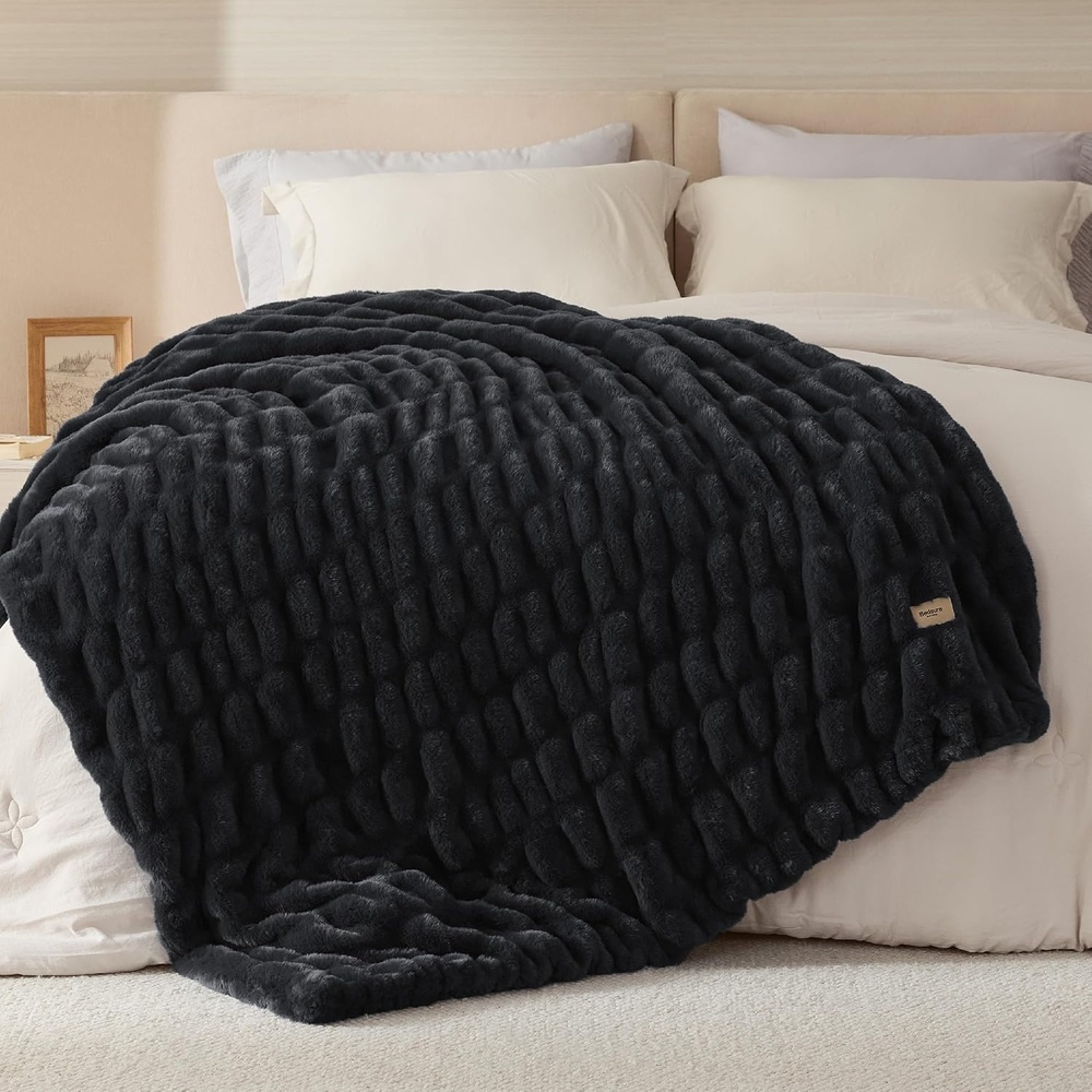image:imageBedsure Soft DoubleSided Faux Fur Throw Blanket Light Brown 50x60Black