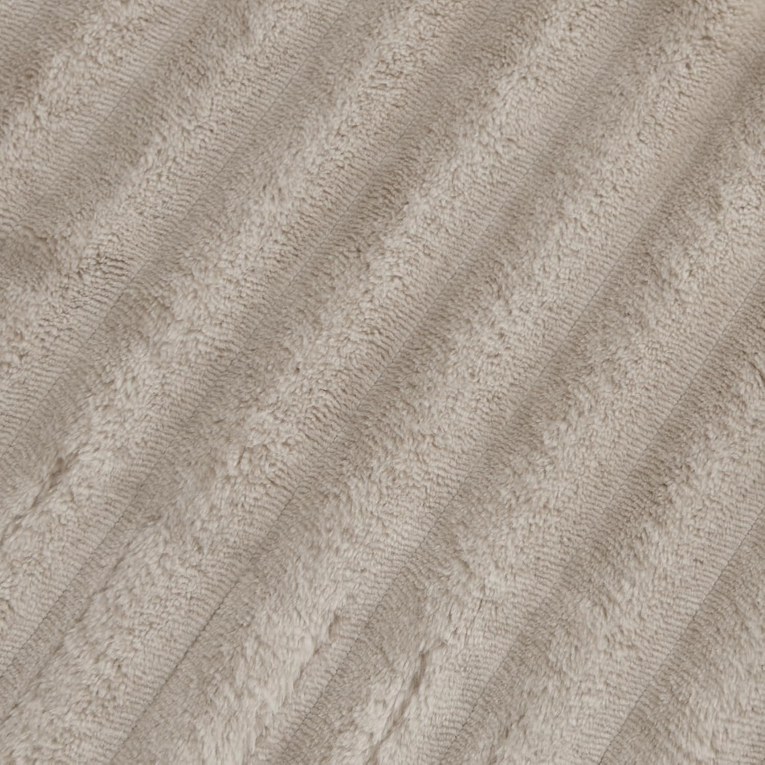image:imageBedsure Fluffy Bubble Faux Fur Heated Electric Blanket Twin Coconut White03 Linen
