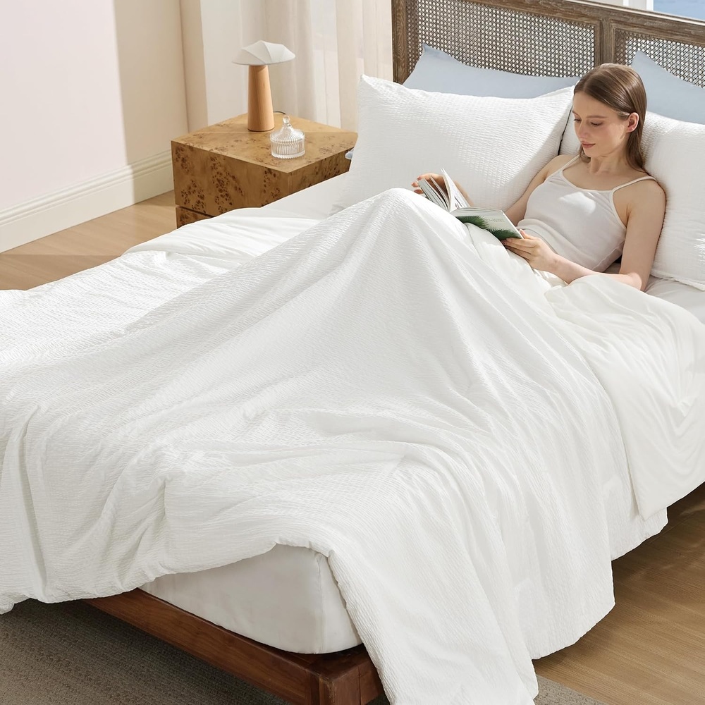 image:imageBedsure Cooling Comforters Queen Size White Seersucker Cool Bedding for Hot Sleepers 3 Pieces Reversible Queen Bed Set with 1 Breathable Lightweight Comforter 2 PillowcasesWhite
